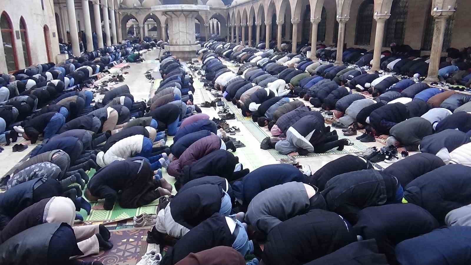 sanliurfada bayram namazi coskusu 0