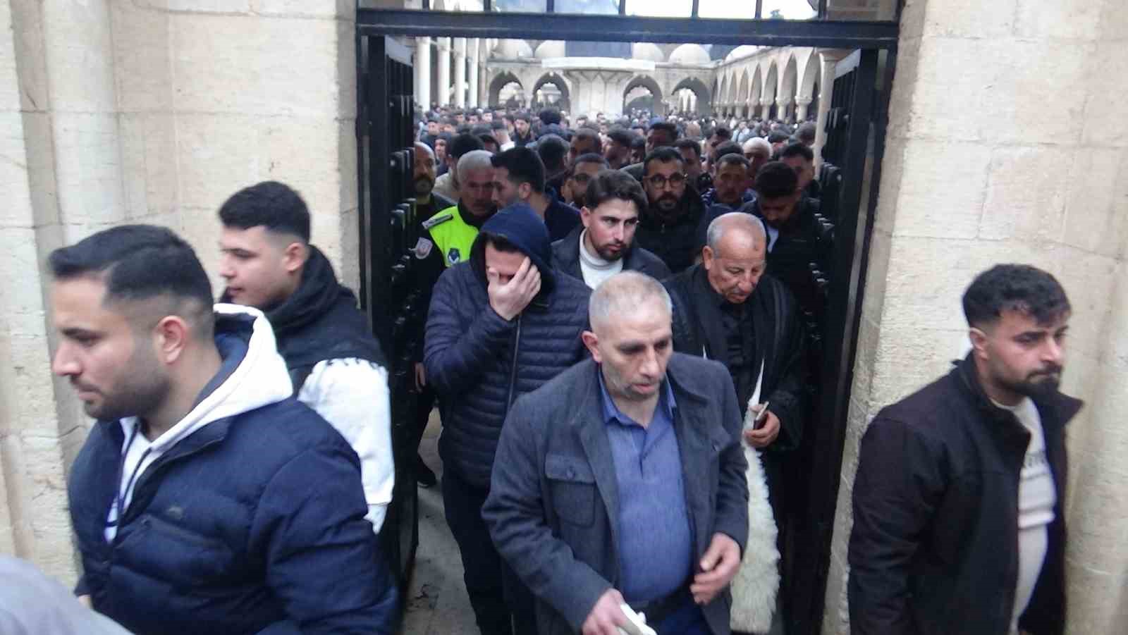 sanliurfada bayram namazi coskusu 1 jPC8pmvI
