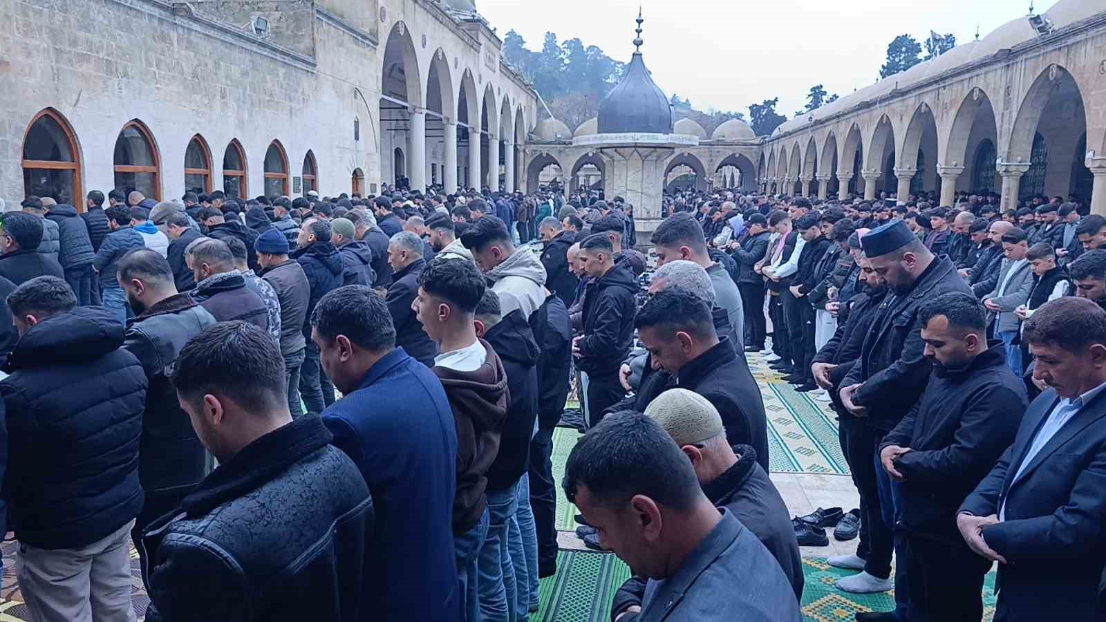 sanliurfada bayram namazi coskusu 7
