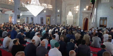 sanliurfada-bayram-namazi-coskusu-rW7iLgQj.jpg