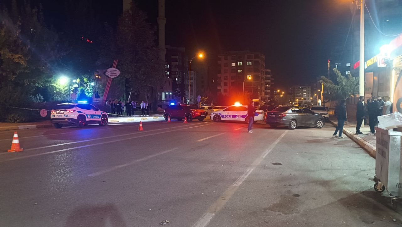 sanliurfada cadde ortasinda silahli kavga kamerada 2 agir yarali 0 ejc7AiEI