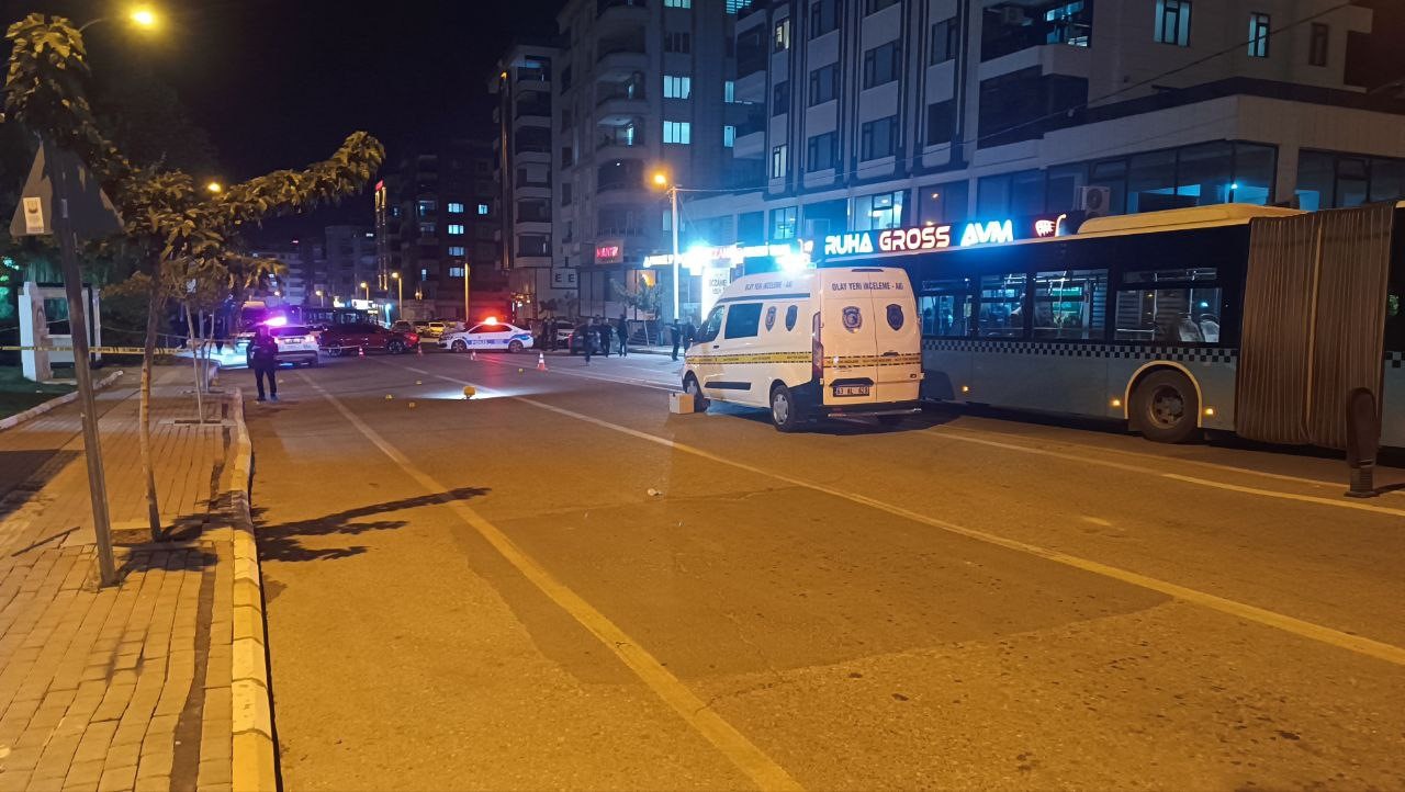 sanliurfada cadde ortasinda silahli kavga kamerada 2 agir yarali 5