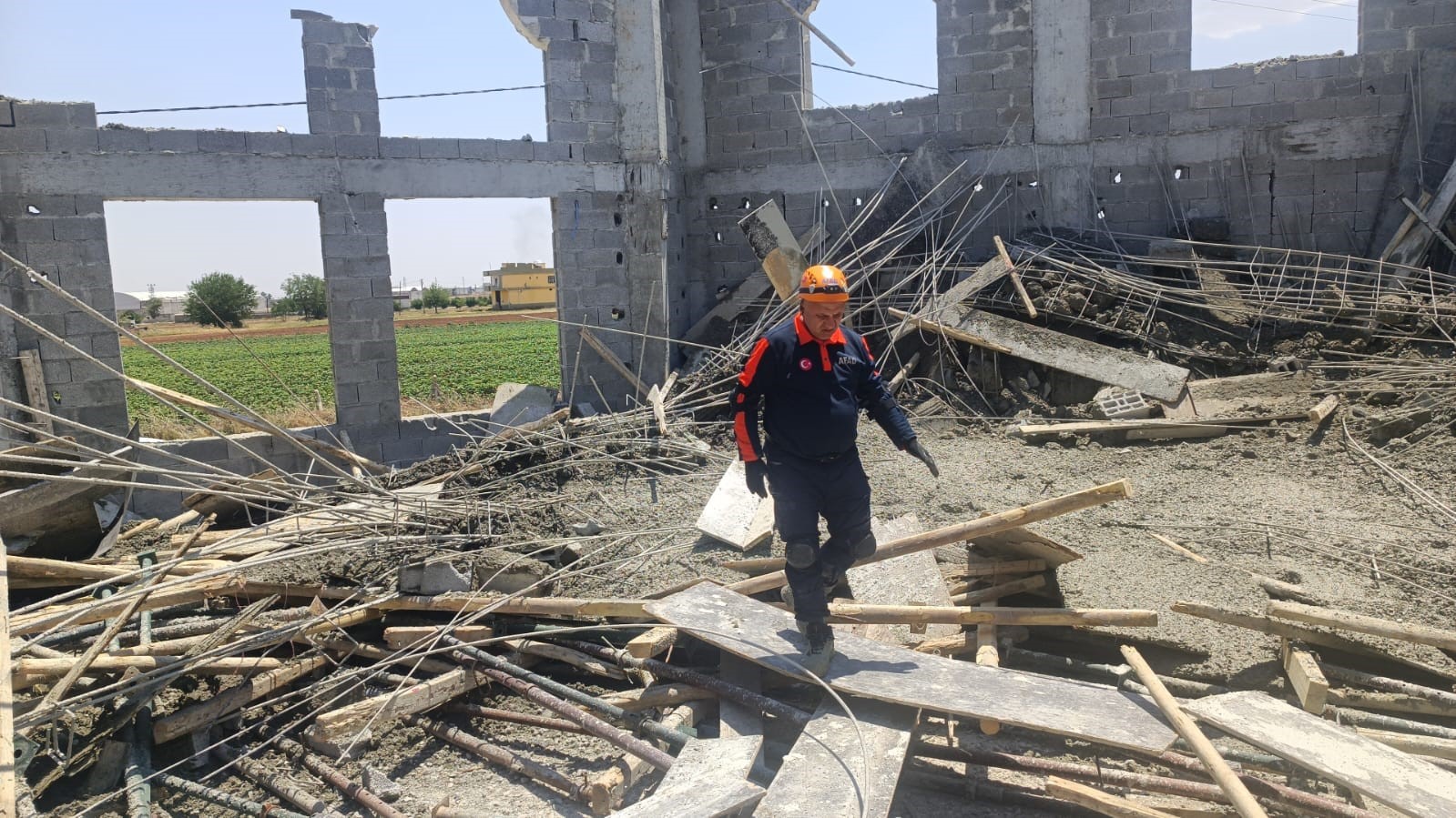 Şanlıurfa’da cami inşaatındaki çökmede 3 işçi yaralandı 5 sanliurfada cami insaatindaki cokmede 3 isci yaralandi 1 3HFuy6Wl