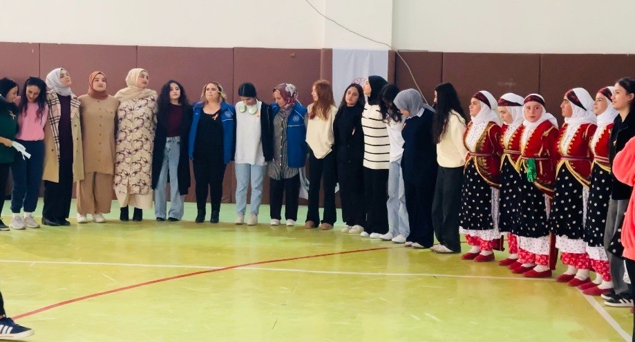 sanliurfada cigkofteli ve halayli kadina siddete hayir etkinligi 2 wSbC2Qb4