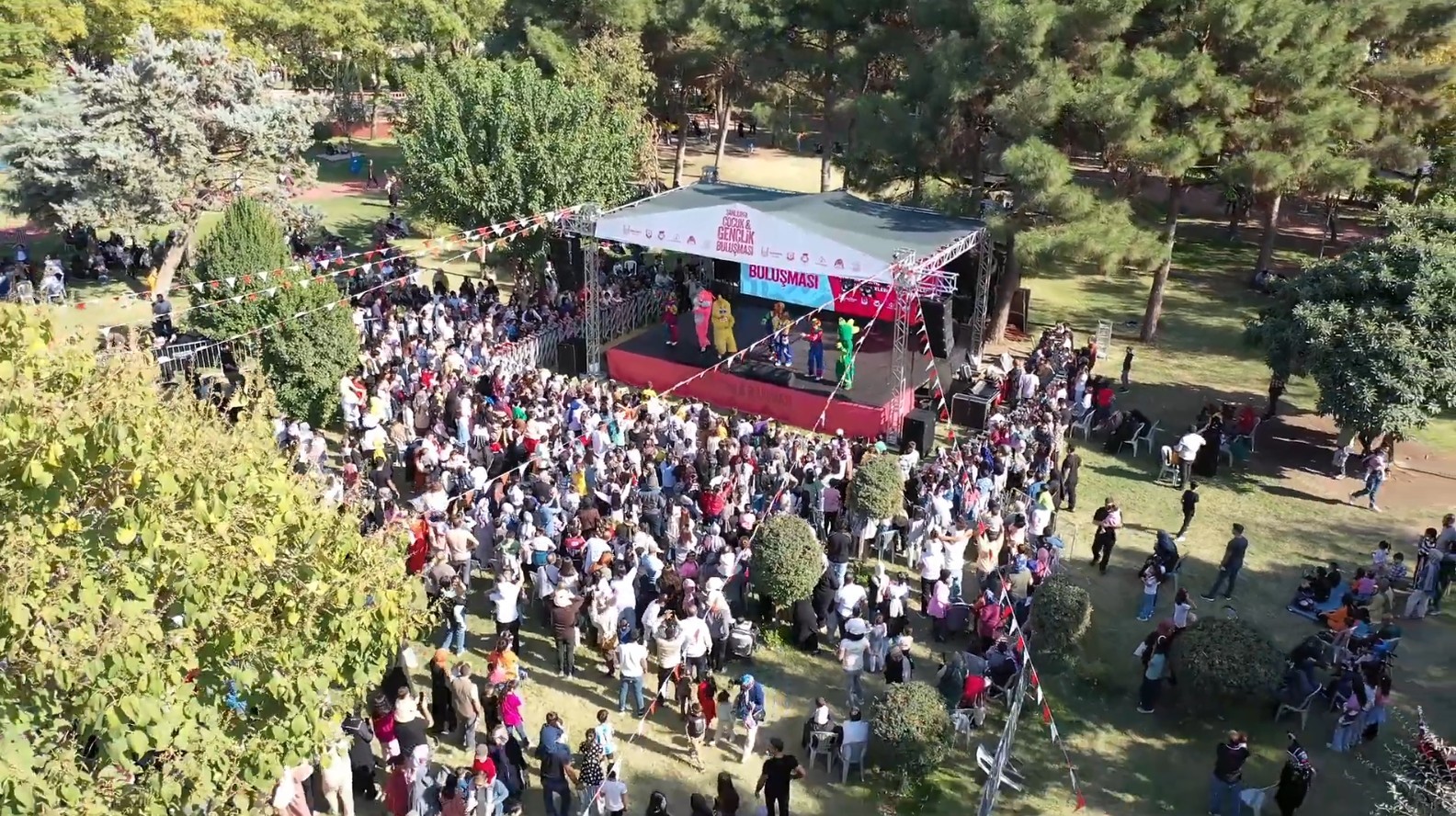 sanliurfada cocuk ve genclik bulusmasina yogun ilgi 100 bin kisi katildi 3 pkhBgKtX