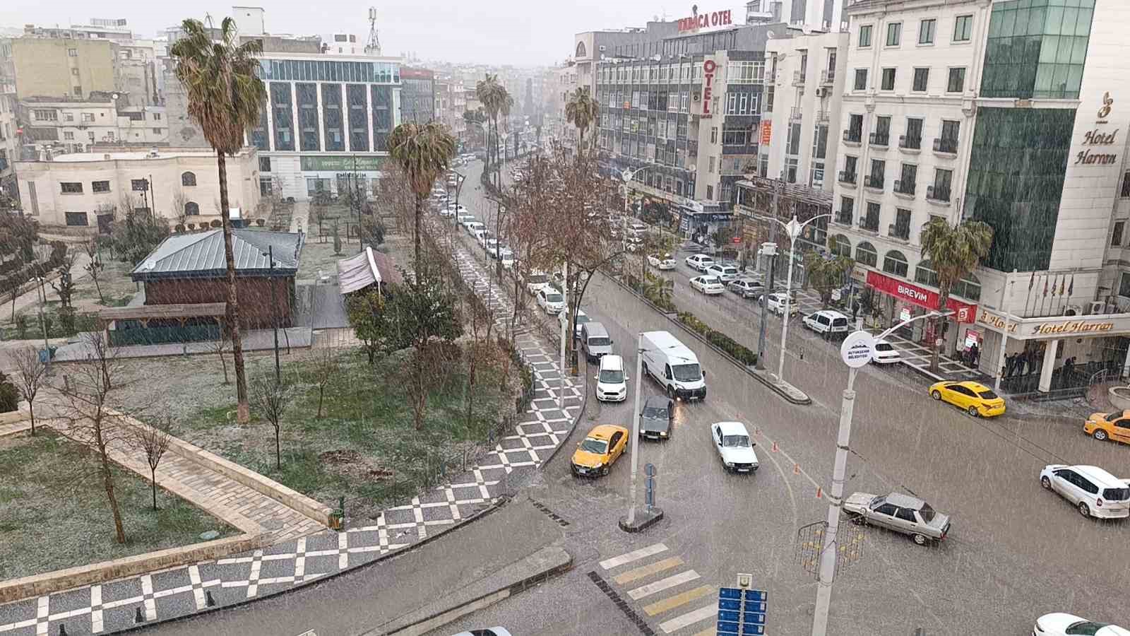 sanliurfada dolu yagisi suruculere zor anlar yasatti 1 fPF6ddws