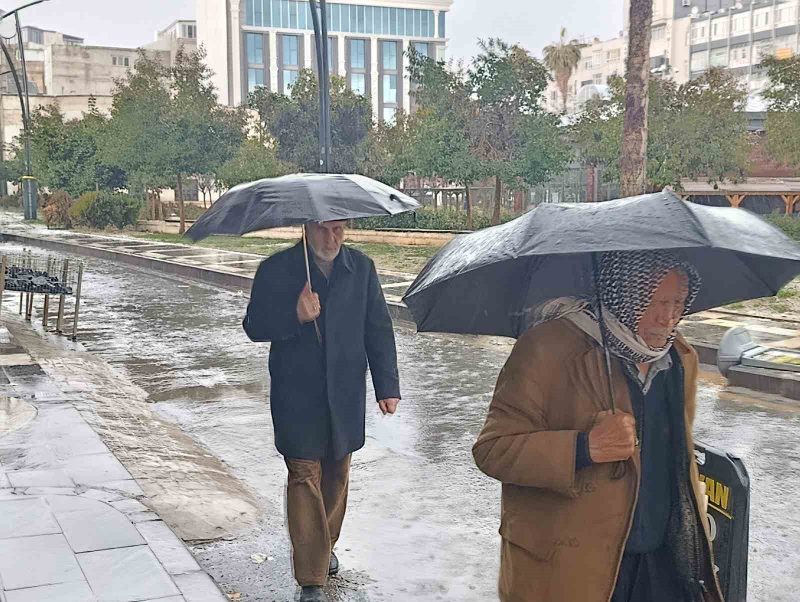sanliurfada dolu yagisi suruculere zor anlar yasatti 3 mnD9FJHt