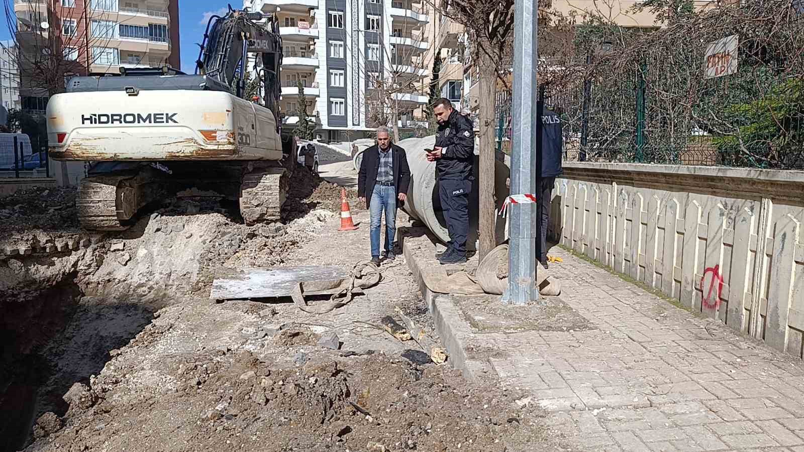 Şanlıurfa’da göçük altında kalan 2 işçi kurtarıldı 8 sanliurfada gocuk altinda kalan 2 isci kurtarildi 4 fNvVhBnV