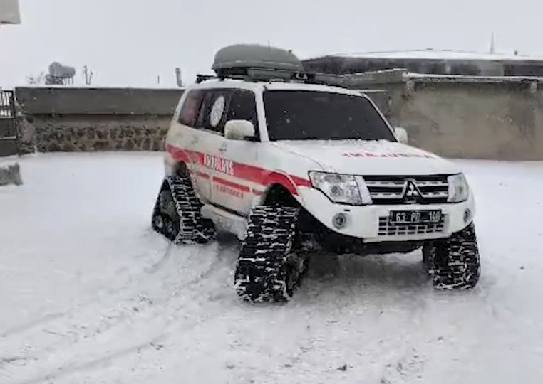 Şanlıurfa’da hastalar paletli ambulanslarla hastaneye ulaştırıldı 4 sanliurfada hastalar paletli ambulanslarla hastaneye ulastirildi 0 mmgpwtVD