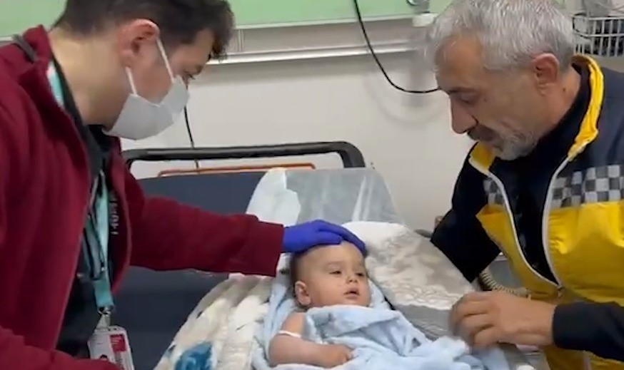 Şanlıurfa’da hastalar paletli ambulanslarla hastaneye ulaştırıldı 9 sanliurfada hastalar paletli ambulanslarla hastaneye ulastirildi 5 IYTjQ3Dg
