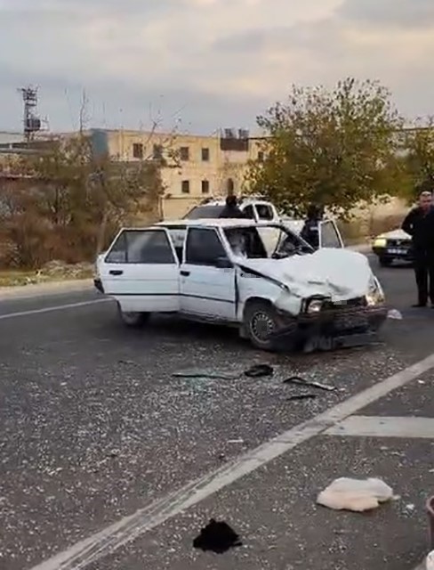 sanliurfada iki arac carpisti 11 kisi yaralandi 2 EENAQaKX