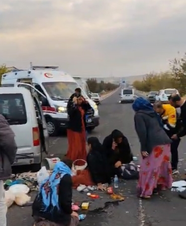 sanliurfada-iki-arac-carpisti-11-kisi-yaralandi-YZCusKve.jpg