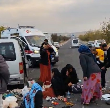 sanliurfada-iki-arac-carpisti-11-kisi-yaralandi-YZCusKve.jpg