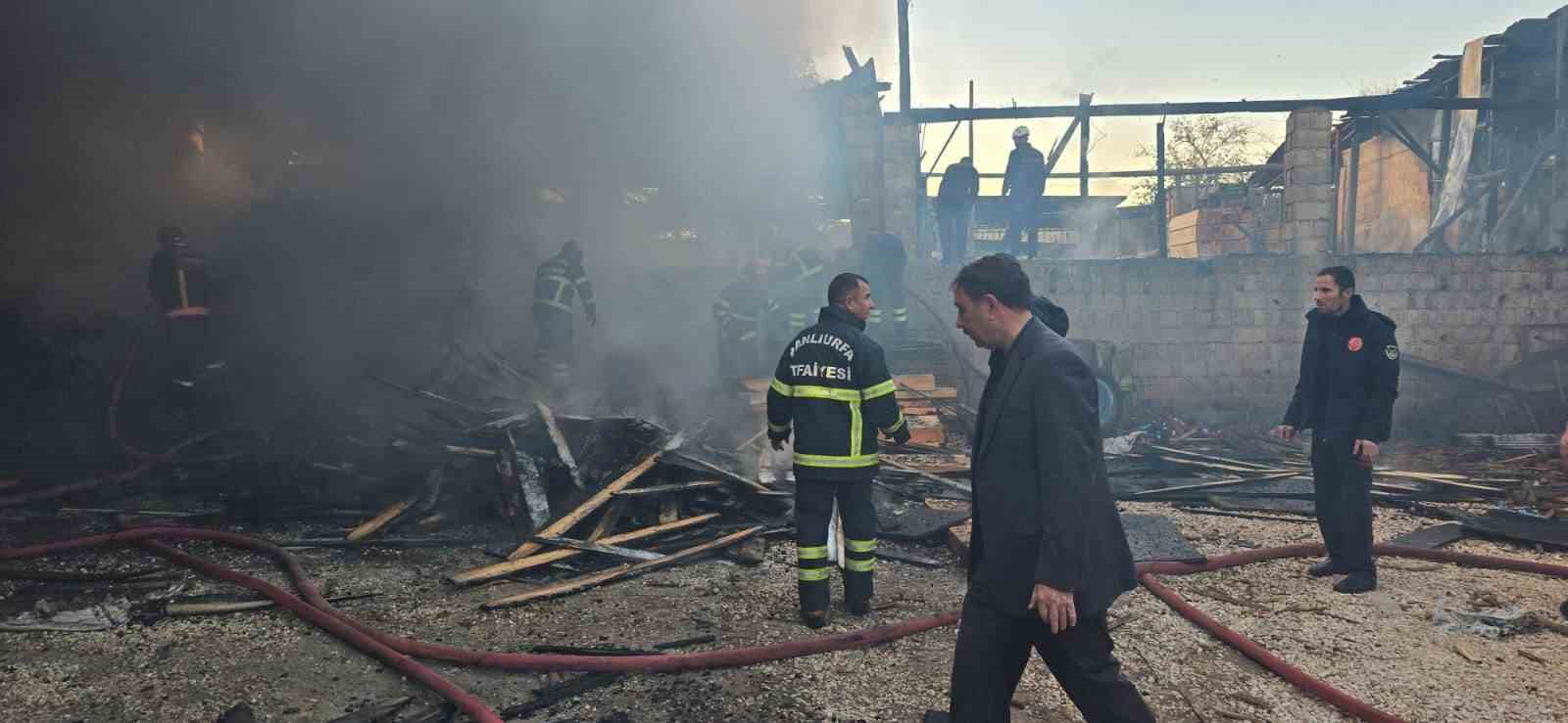 Şanlıurfa’da iş yerinde korkutan yangın 7 sanliurfada is yerinde korkutan yangin 3