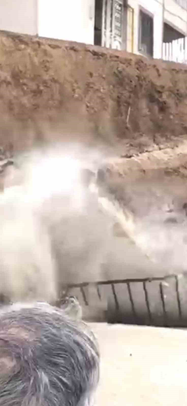 sanliurfada istinat duvari coktu binada mahsur kalanlar kurtarildi 2 fTYmGP8g