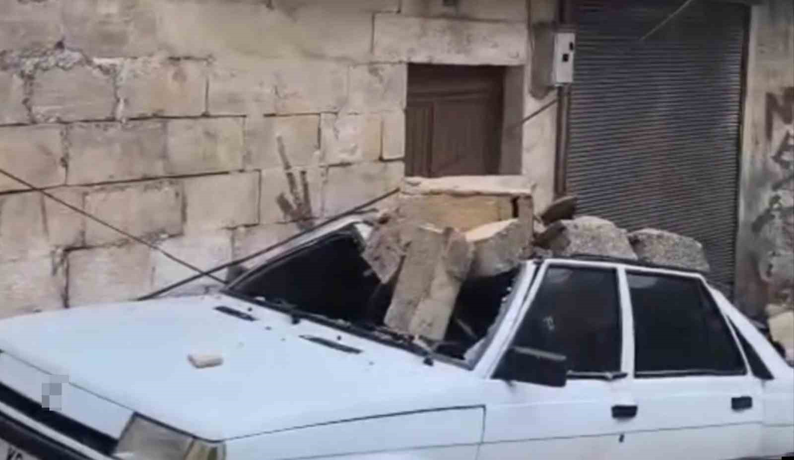 sanliurfada istinat duvari otomobil uzerine devrildi 2 cFBQkctz