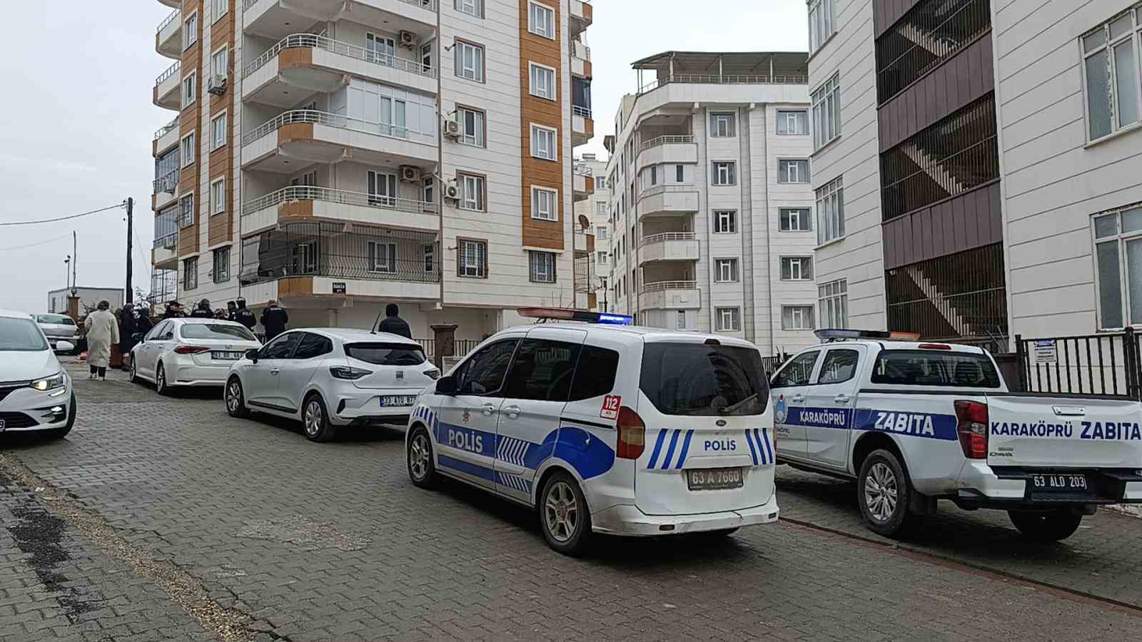 sanliurfada istinat duvari yikilan binanin yanindaki apartman da bosaltildi 1 ej1XyKUK