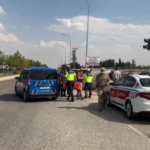sanliurfada-kamyonet-devrildi-2-yarali-XsyXYJlJ.jpg