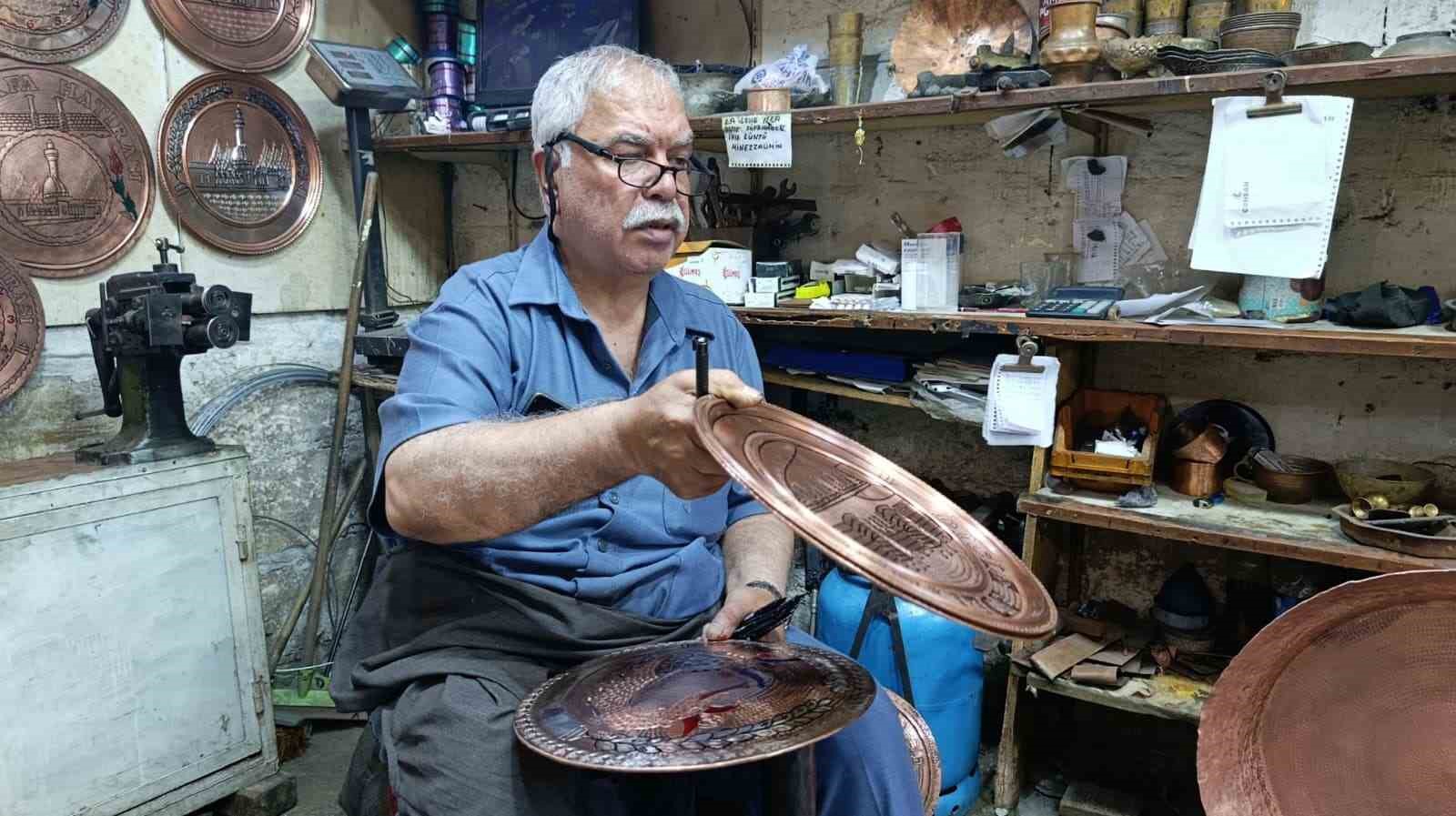 Şanlıurfa’da kaybolmaya yüz tutan bakırcılık mesleği yeniden canlandı 4 sanliurfada kaybolmaya yuz tutan bakircilik meslegi yeniden canlandi 0 pmIRQepW