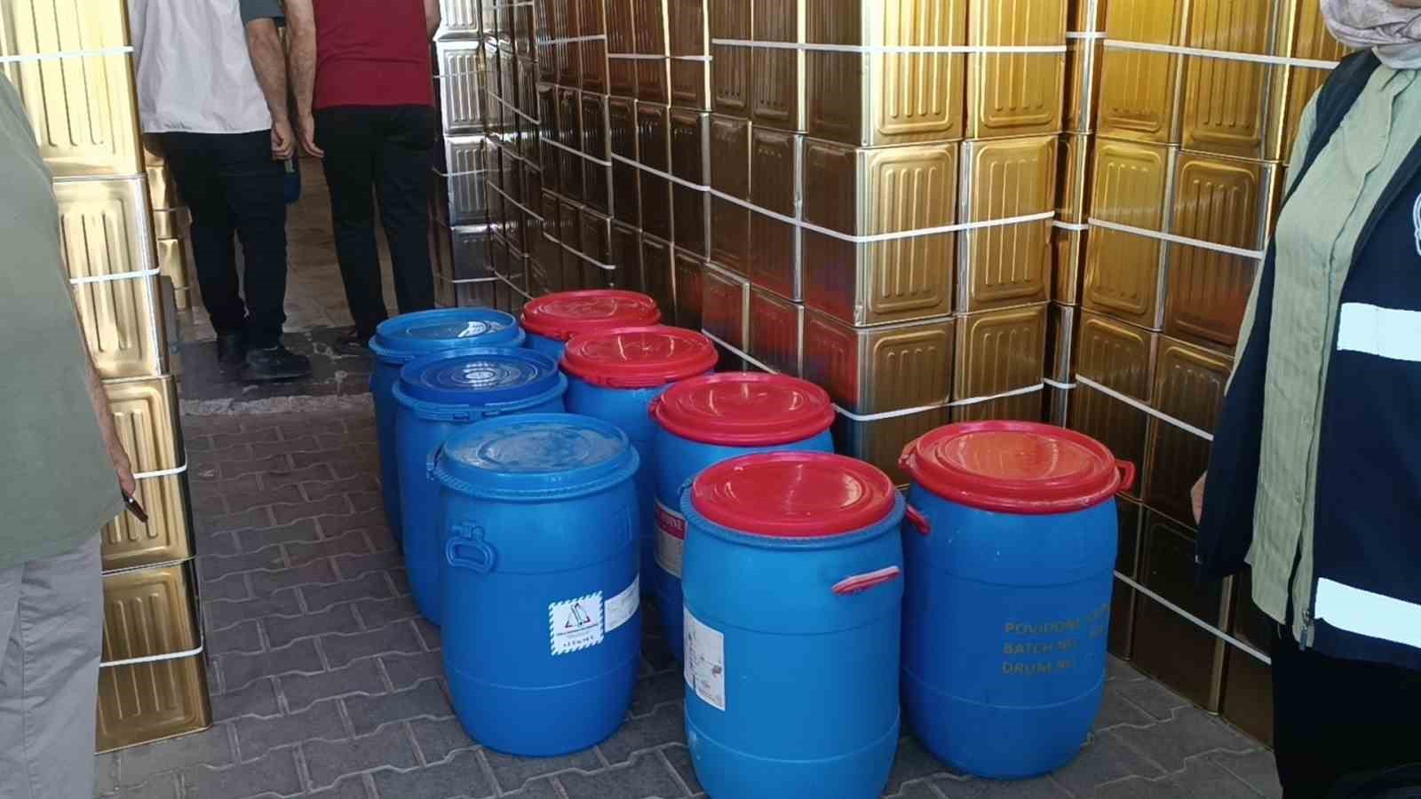 sanliurfada kaynagi belli olmayan 400 kilo supheli sade yag ele gecirildi 3 VpYGUnab