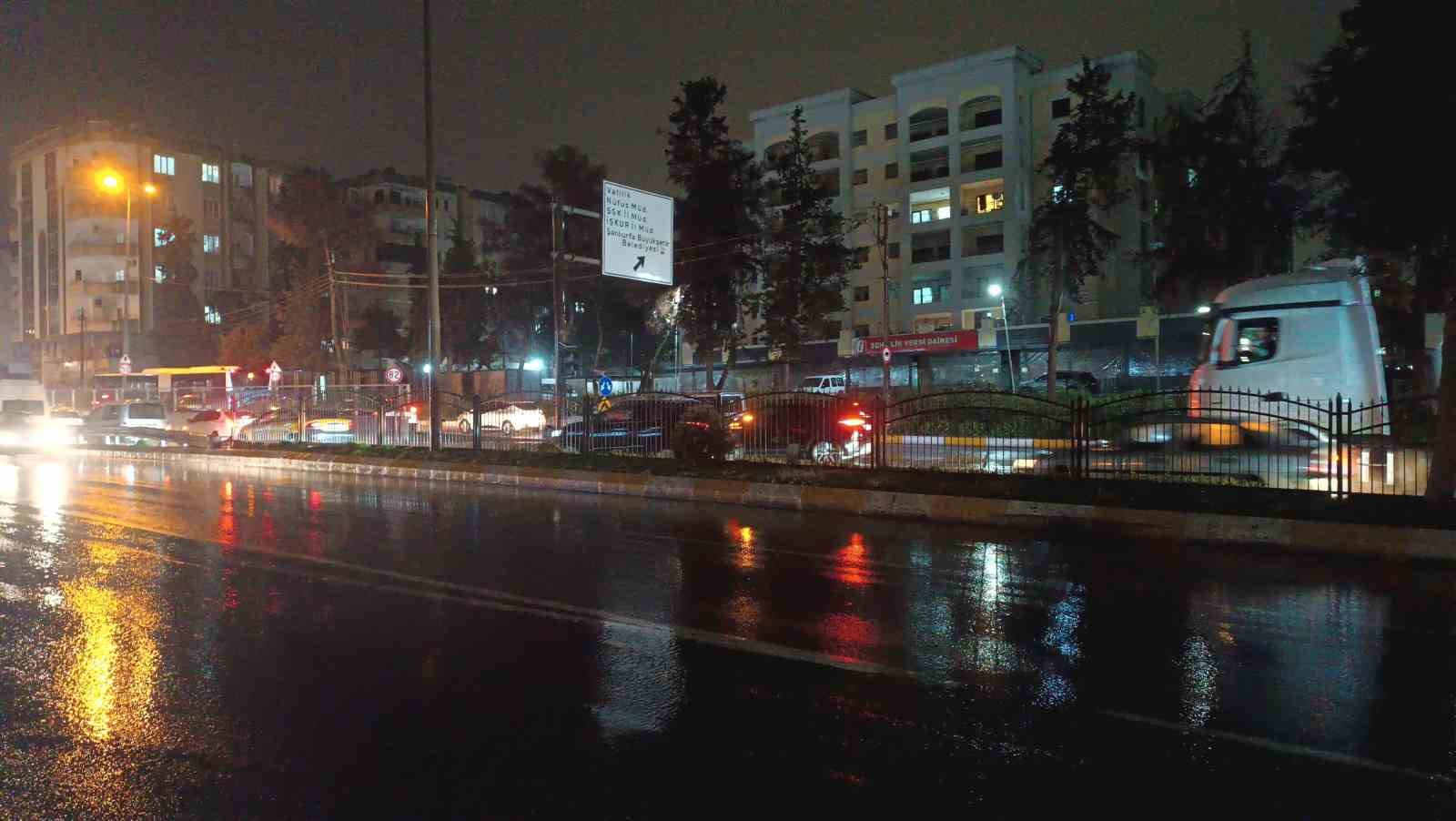 sanliurfada kisa sureli saganak hayati olumsuz etkiledi 0 YRbcYKtz