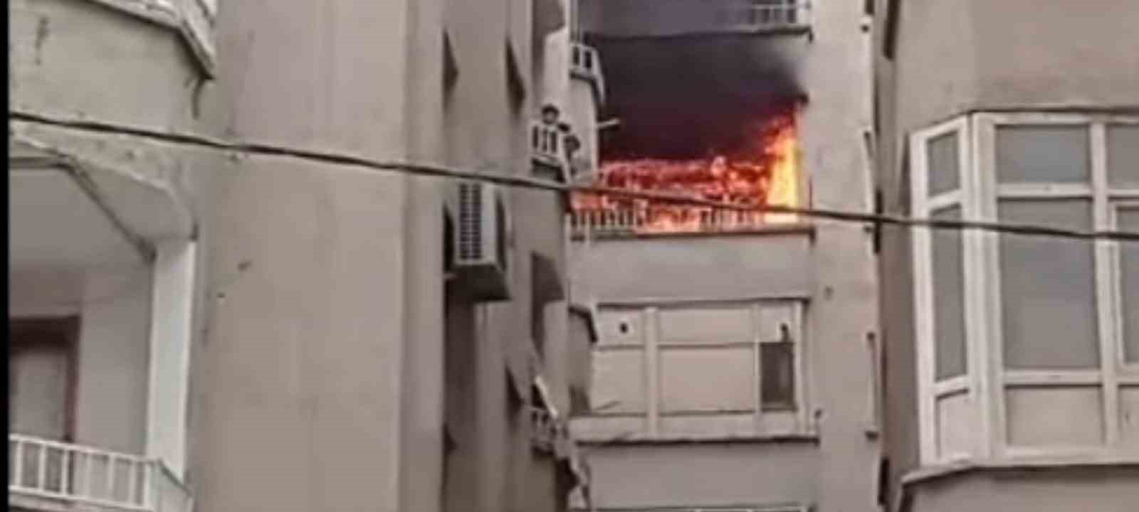 sanliurfada korkutan yangin apartman dairesi alev alev yandi 1 zsv1XubC