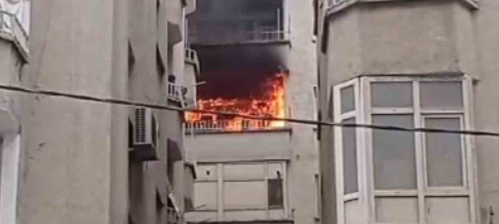 sanliurfada korkutan yangin apartman dairesi alev alev yandi 2 K2KOTnPw