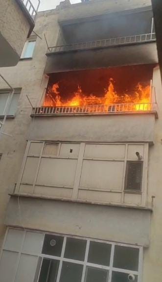 sanliurfada korkutan yangin apartman dairesi alev alev yandi 4 bjgNshy6