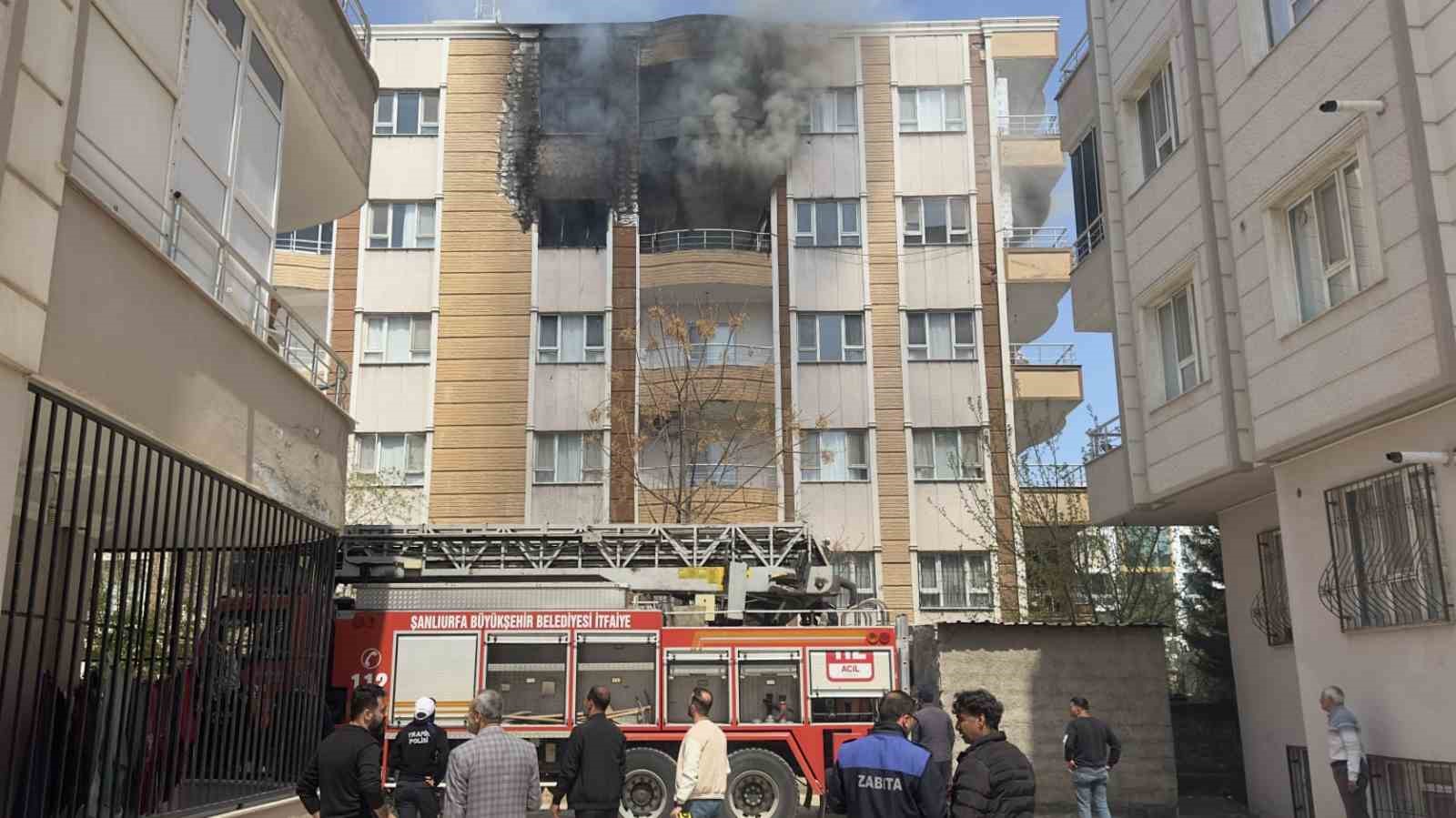 sanliurfada korkutan yangin mahsur kalanlar kurtarildi 2 lDgDcTXM