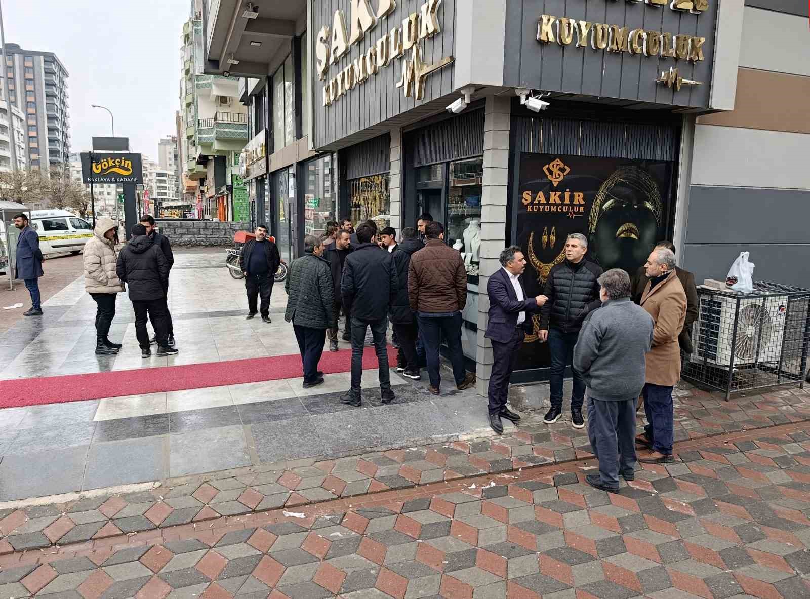 sanliurfada kuyumcu soygunu 1 polis yarali 0 1CCGcz4z