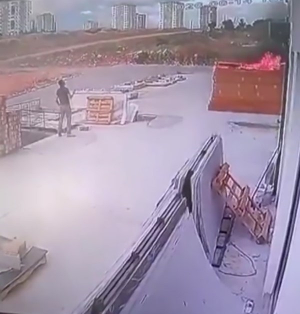 sanliurfada milyonlarca liralik zarara yol acan yanginin goruntuleri ortaya cikti 2 6ky6pi5i