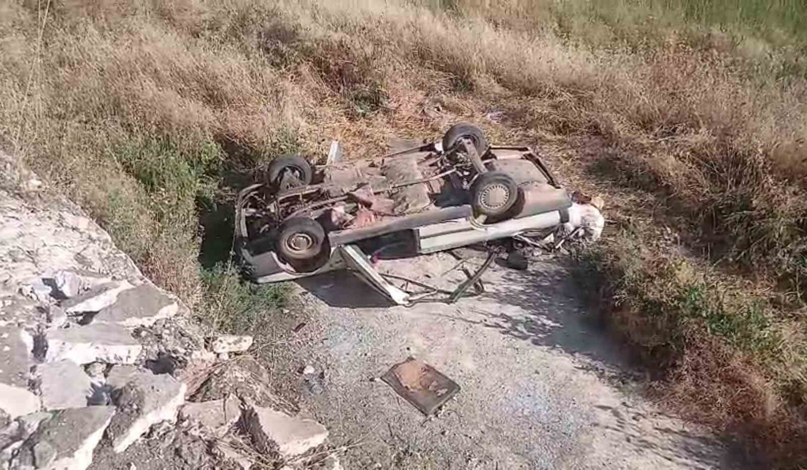 sanliurfada otomobil sarampole devrildi 1 olu 4 yarali 3 S5POtpeF