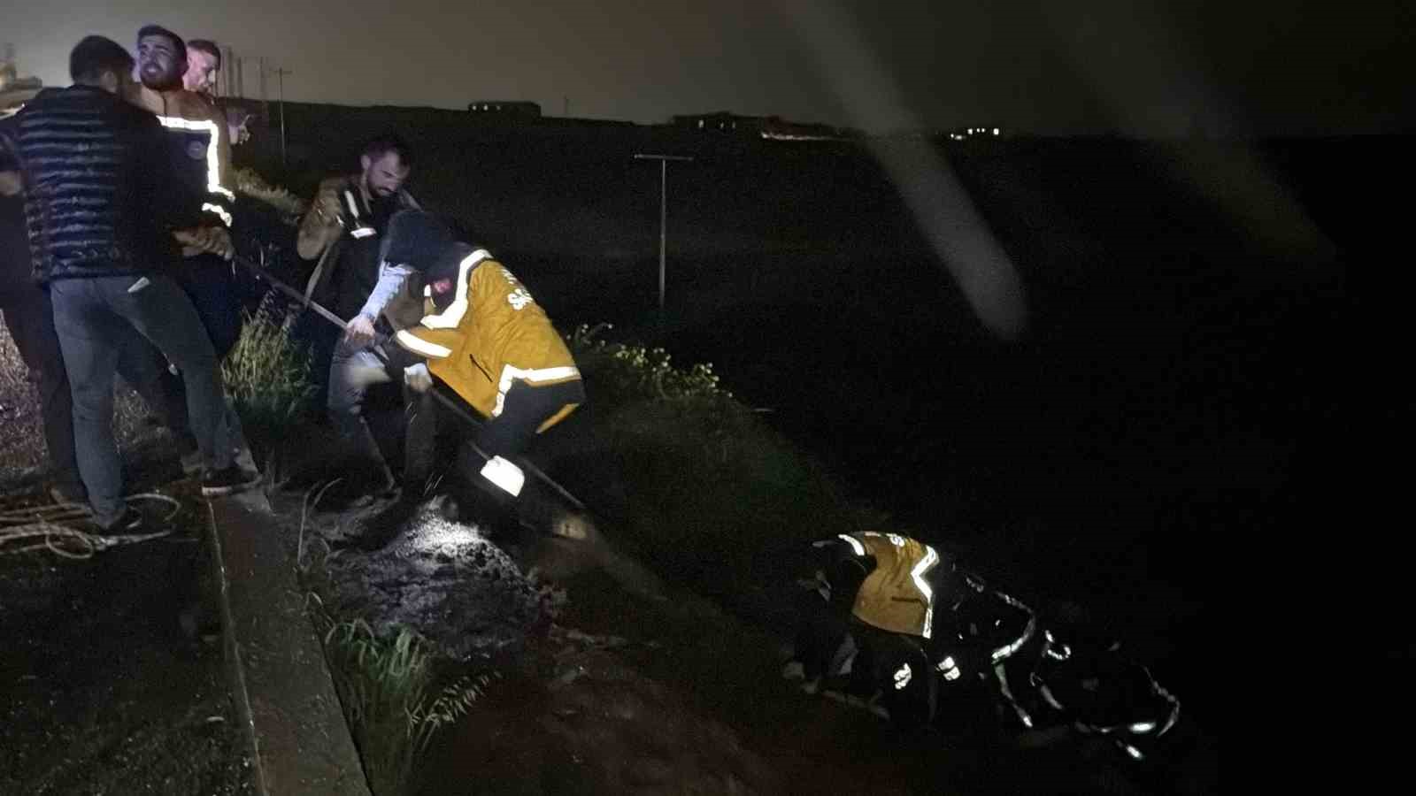 Şanlıurfa’da otomobil şarampole uçtu: 5 yaralı 4 sanliurfada otomobil sarampole uctu 5 yarali 0 jsclT322