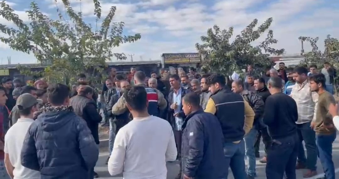 sanliurfada otomobilin carptigi cocuk hayatini kaybetti 1 PEYYJG5W