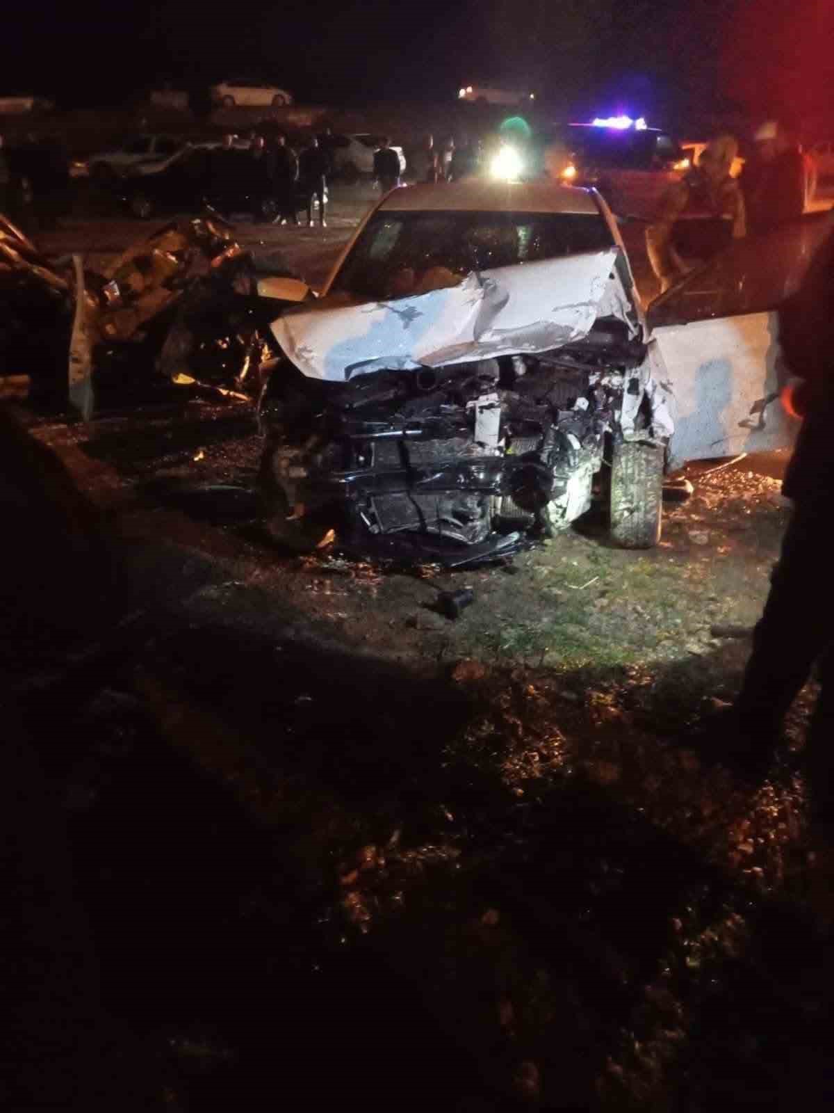 sanliurfada otomobiller carpisti 1 olu 8 yarali 1 YDnXGZPe