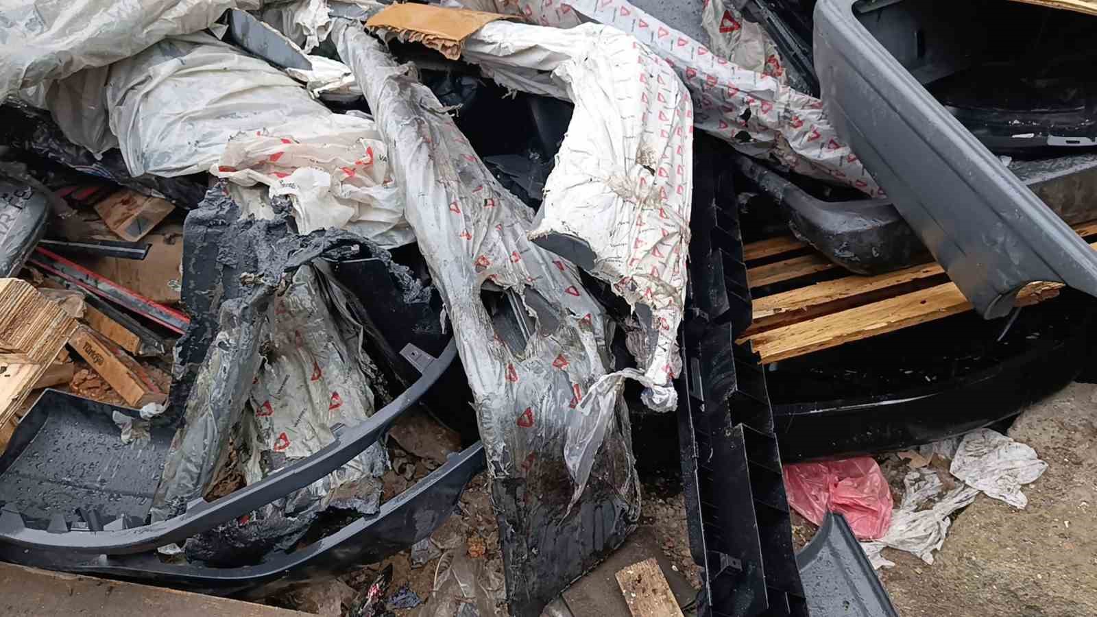 sanliurfada otomotiv deposunda korkutan yangin 2
