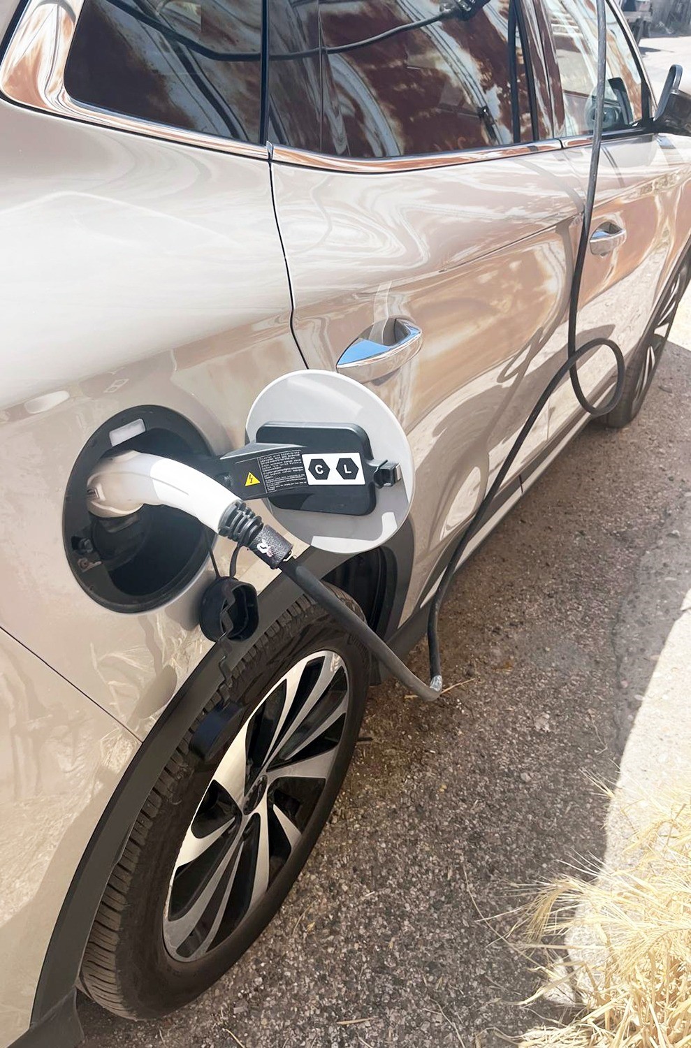 Şanlıurfa’da pes dedirten olay: Kaçak elektrikle araç şarj istasyonu 7 sanliurfada pes dedirten olay kacak elektrikle arac sarj istasyonu 3 YOwdimSP