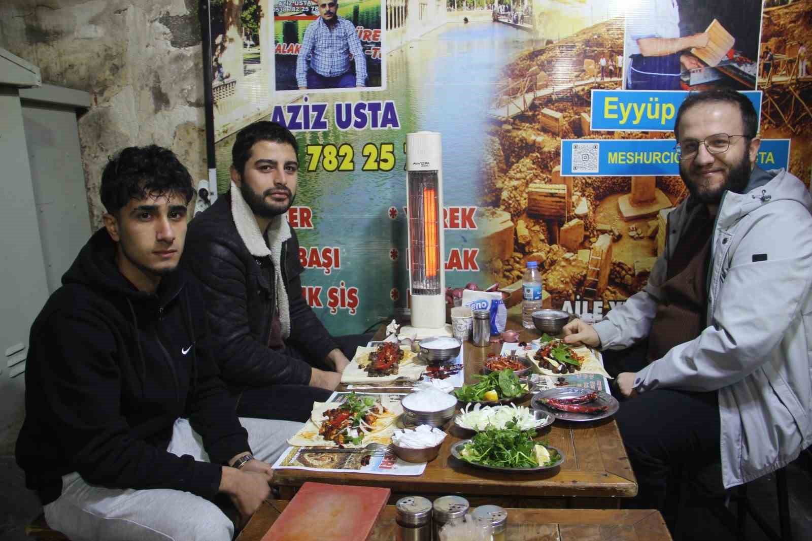 sanliurfada sahur vakti ciger keyfi 1 hByEbTpm