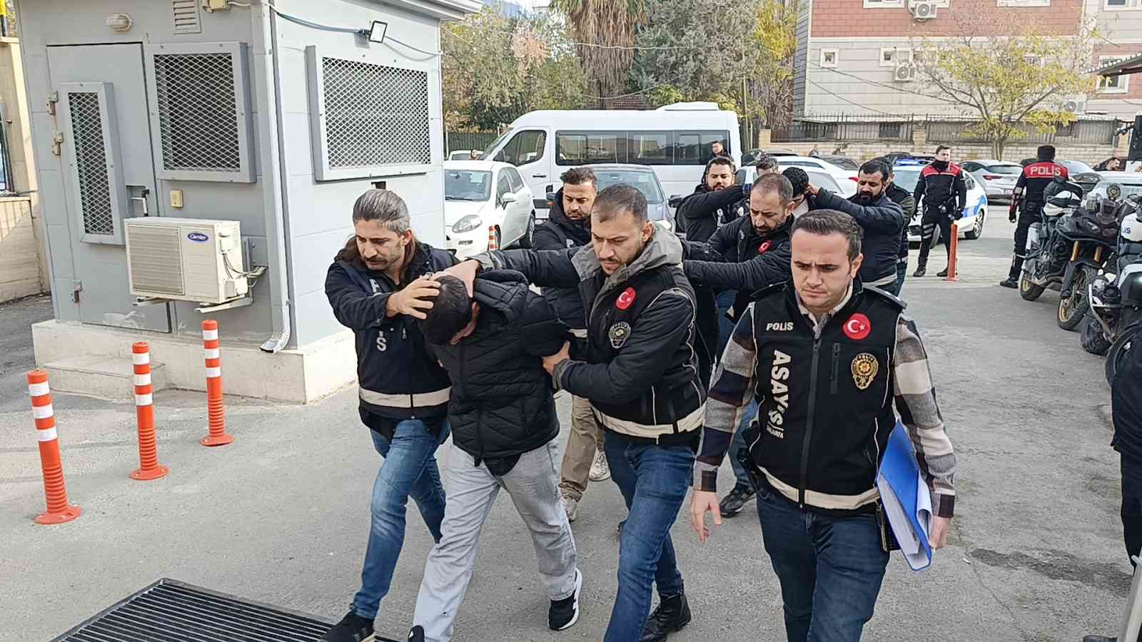 sanliurfada silahli saldiriya iliskin 4 supheli adliyede 0 pzGNmQ22