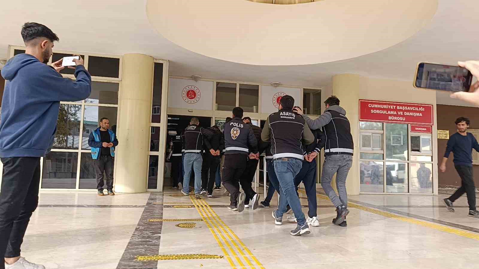 sanliurfada silahli saldiriya iliskin 4 supheli adliyede 1 u5JuMXWb