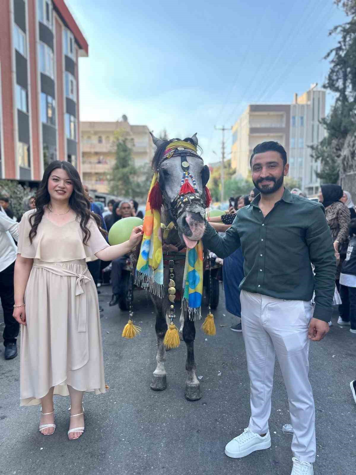 sanliurfada sira disi bir ceyiz tasima merasimi 2 vtcjcKsp