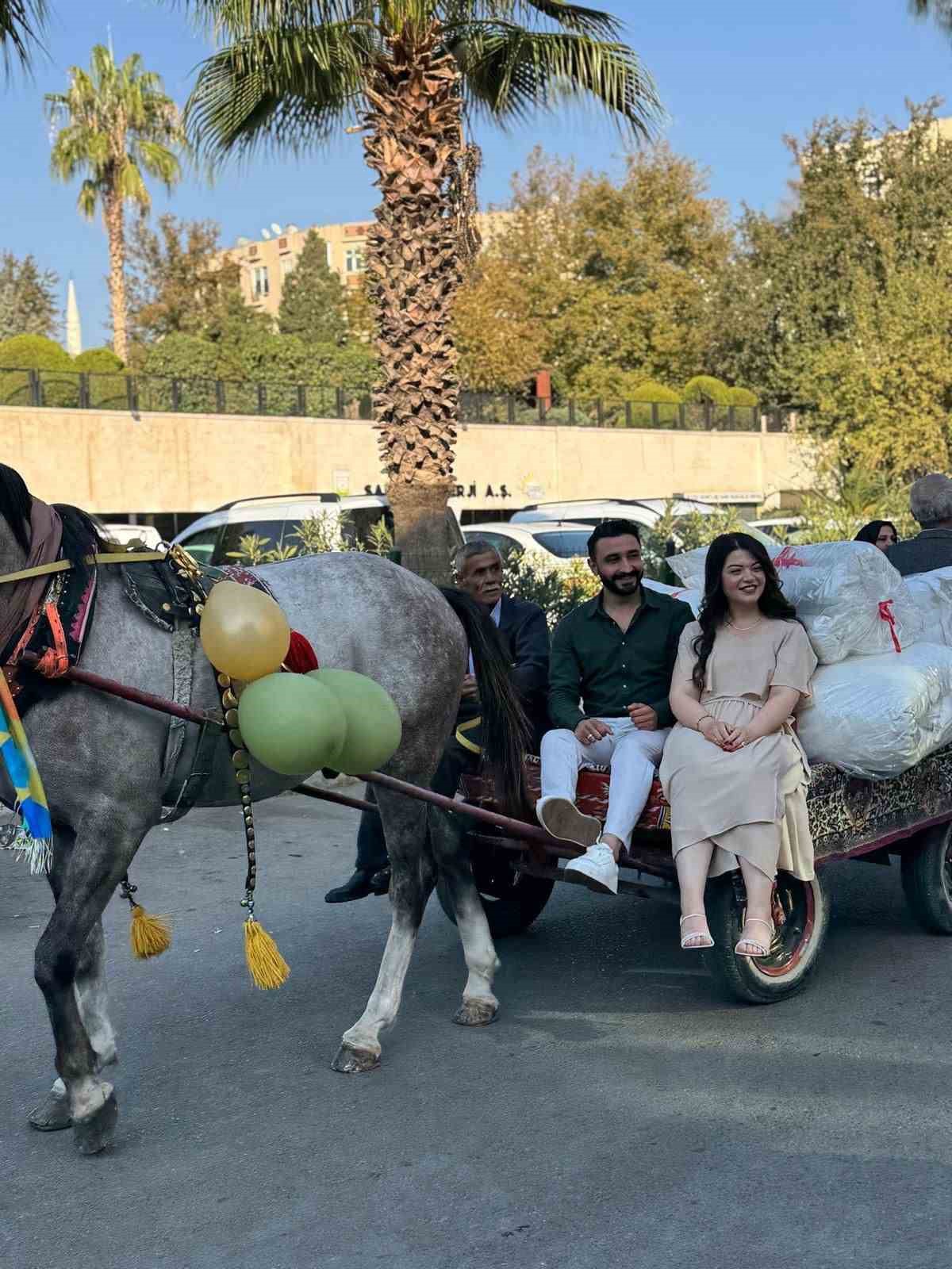 sanliurfada sira disi bir ceyiz tasima merasimi 4 83XzHPZ5