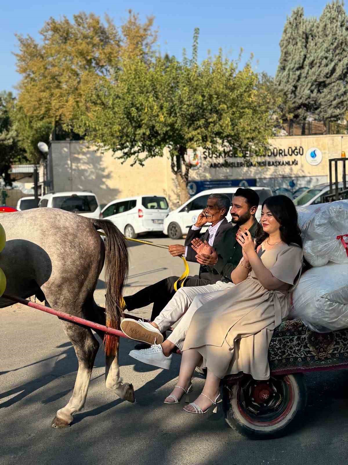 sanliurfada sira disi bir ceyiz tasima merasimi 5 f8bKEGWp