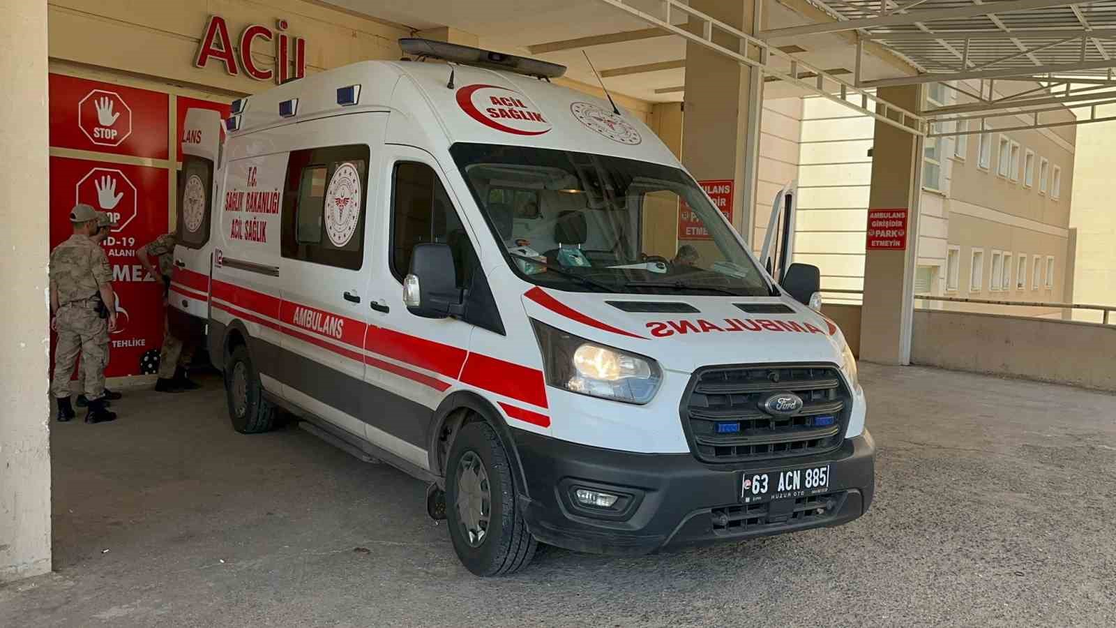 sanliurfada tasli sopali kavga 4 yarali 1 8XDPy6Lz