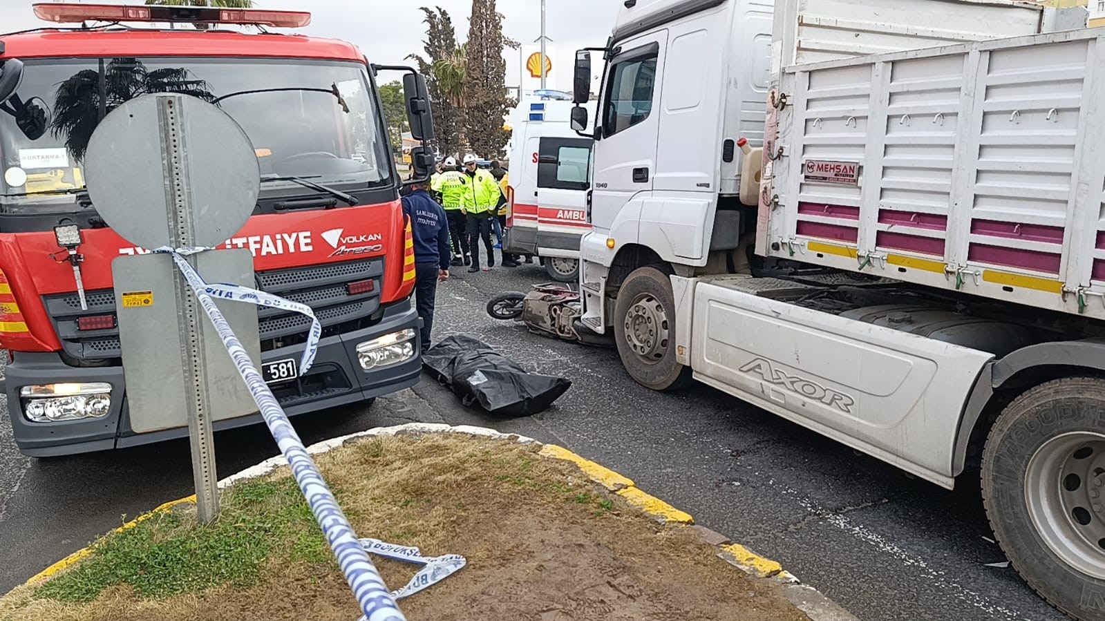sanliurfada tir ile motosiklet carpisti 1 olu 1 GtF63zGD