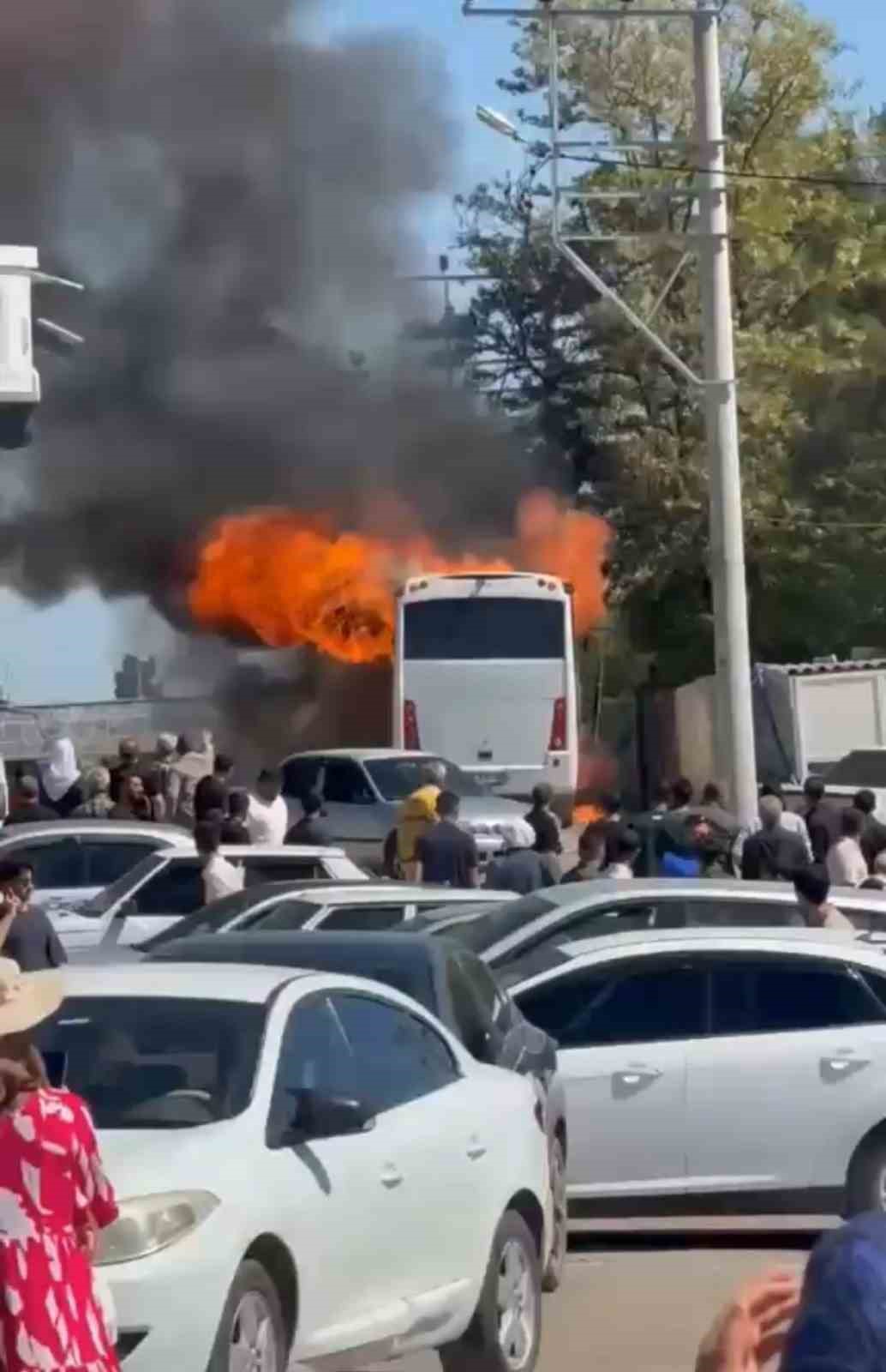 sanliurfada tur otobusu alev aldi 0