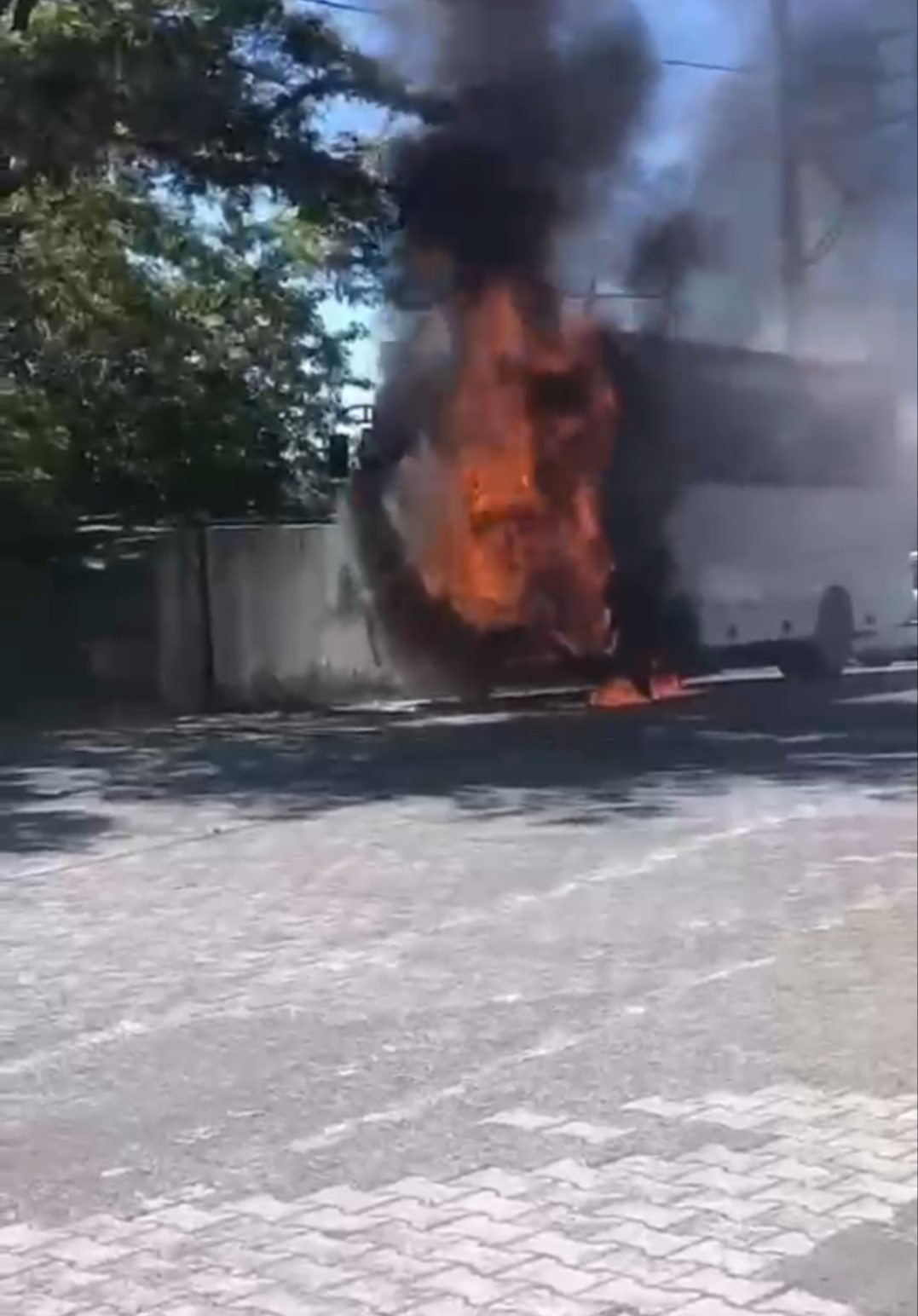 sanliurfada tur otobusu alev aldi 1 ZyhGEB6K