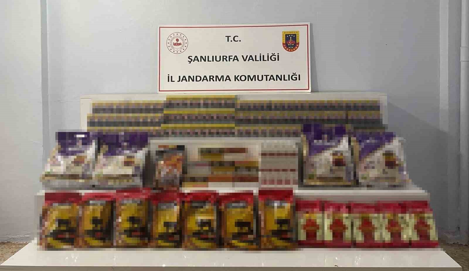 sanliurfada yol kontrolunde 8 bin 958 paket gumruk kacagi sigara ele gecirildi 3 HDAUVZOS