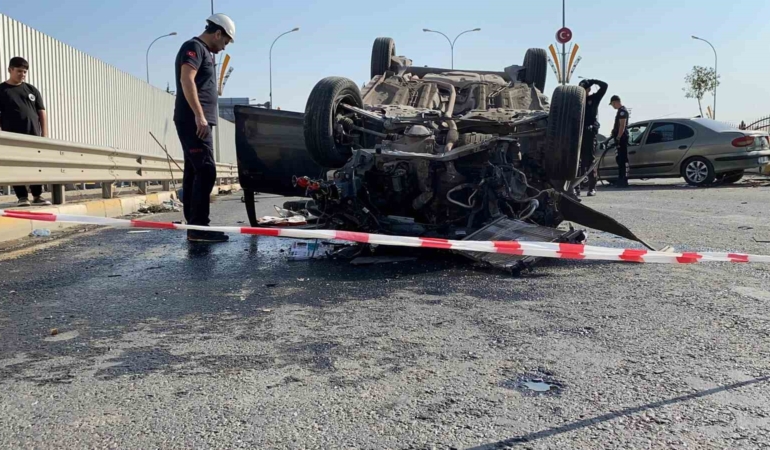 sanliurfada-zincirleme-trafik-kazasi-2-olu-3-yarali-1GGkID4B.jpg