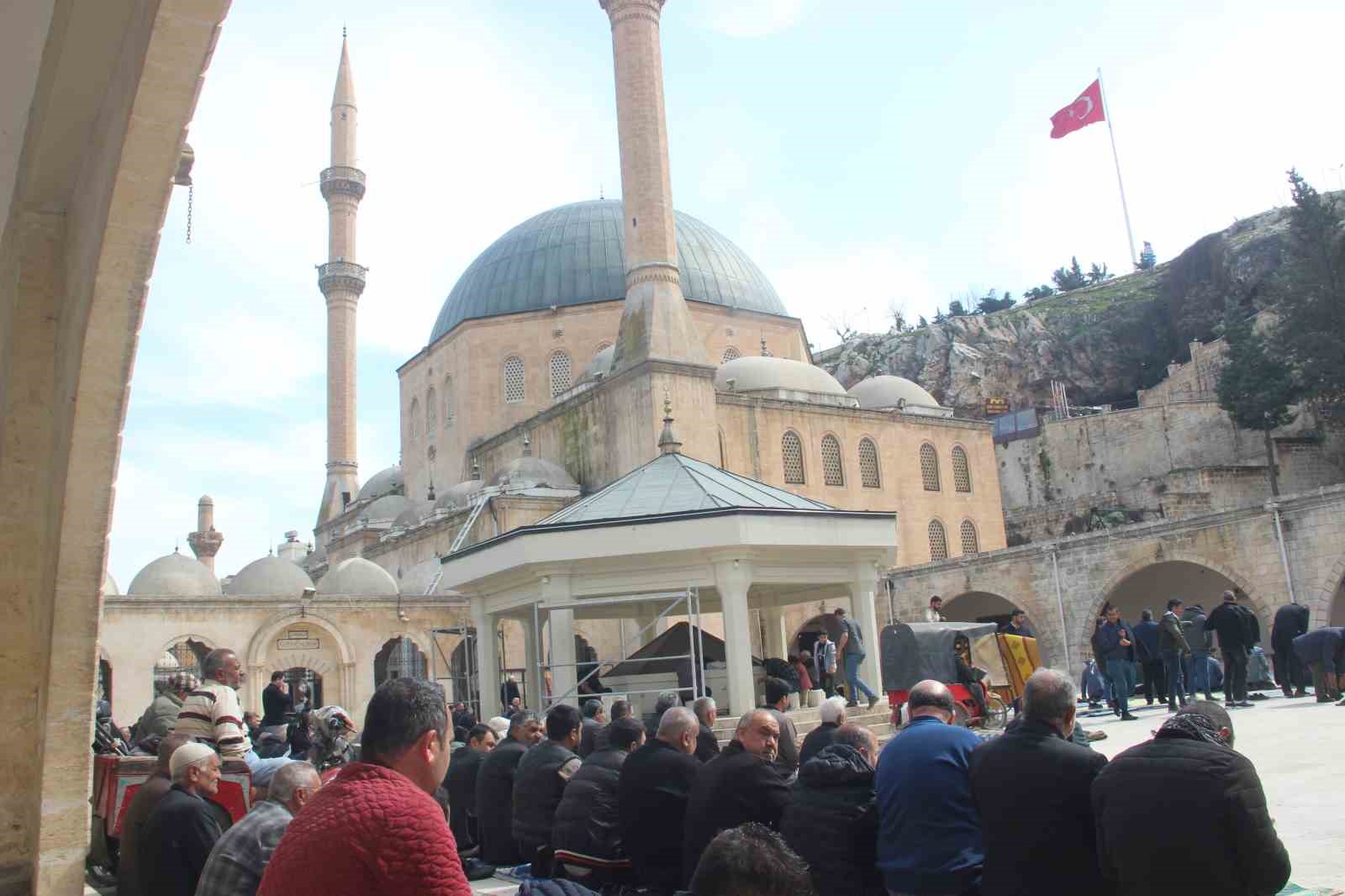 sanliurfadaki halil ur rahman camii asirlara meydan okuyor 0 t8SQ6adq